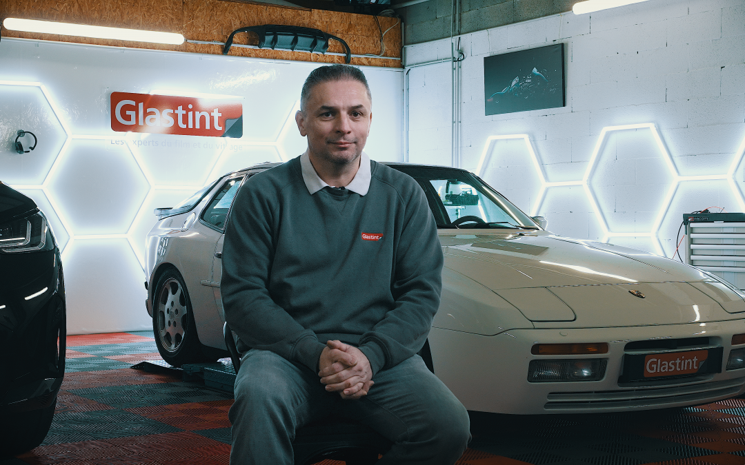 Sebastien Kremser – Glastint : d’une voiture au Parlement européen. La vérité sur le covering et les idées reçues.