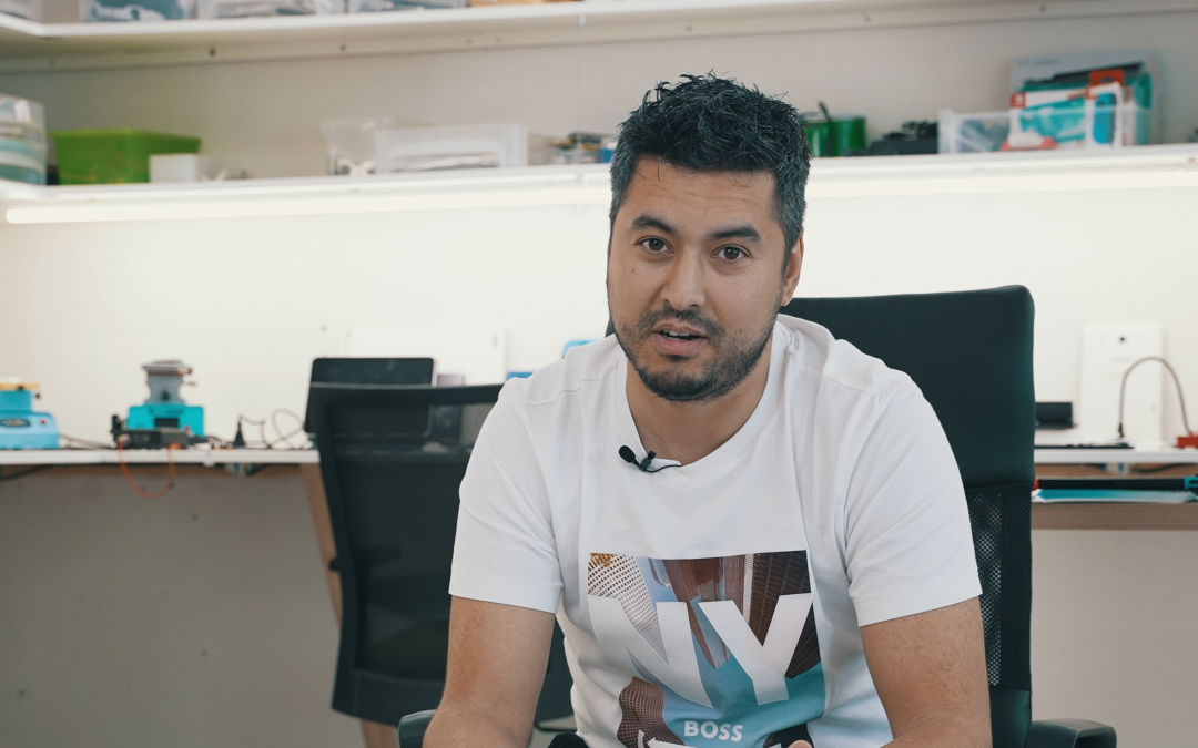 Nasser Moudnib – Il ne change pas vos écrans, il les sauve.