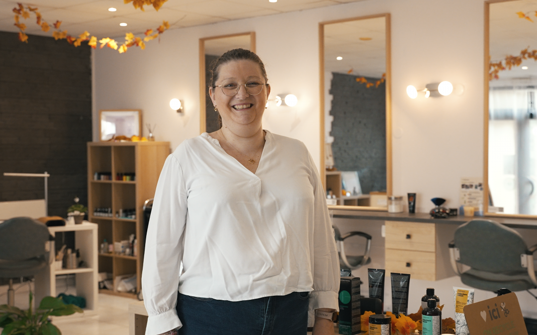 Nadège ROUX – Couleur Caramel : quand la coiffure devient un moment de bien-être et de partage 